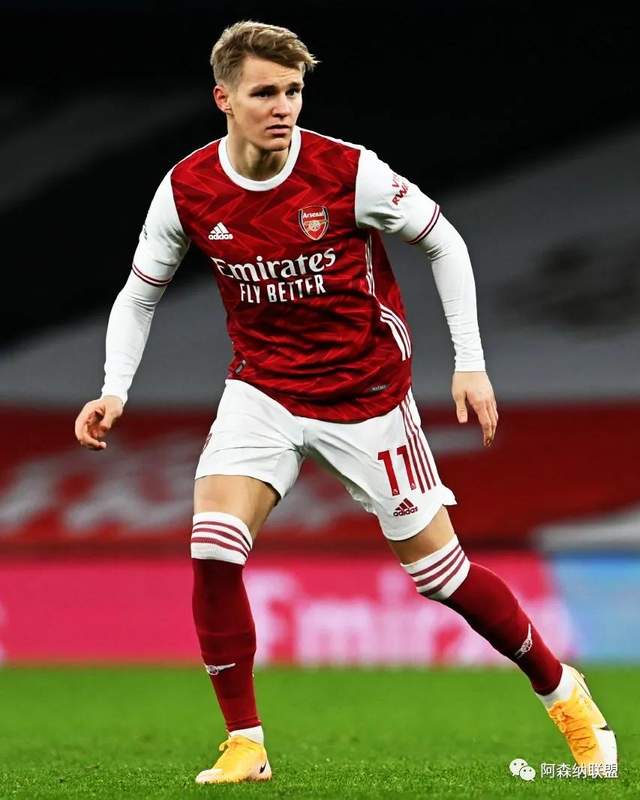 本菲卡2-0那不勒斯，里奥斯传射，巴雷罗破门（本菲卡2-0力克那不勒斯，里奥斯传射立功，巴雷罗建功）