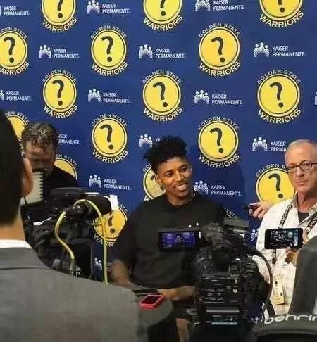 斯基拉：因西涅愿加盟拉齐奥，120万欧年薪签约至27年（斯基拉：因西涅愿投拉齐奥，年薪120万欧，合同至2027年）