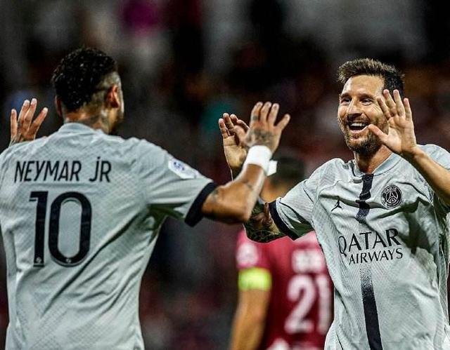 莱奥：我和囧叔经常交流，不仅聊足球，也聊生活中的方方面面（莱奥：我和囧叔沟通频繁，聊球也聊生活）