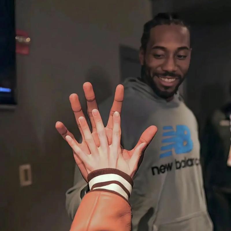 马卡：许多球探想在青年欧冠上考察霍安，但他却没参加比赛（马卡：多名球探欲在青年欧冠考察霍安，然而他未出场）