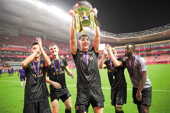 港队本月亚洲杯预选赛大名单：陈晋一领衔中超、中甲8将入选（港足公布本月亚洲杯预选赛名单：陈晋一领衔，中超中甲共8人入选）