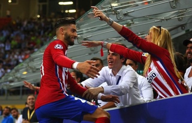 英超前瞻：曼城剑指三分紧追榜首，桑德兰变阵挑战强敌（英超前瞻：曼城力争三分逼近榜首，桑德兰变阵硬碰强敌）