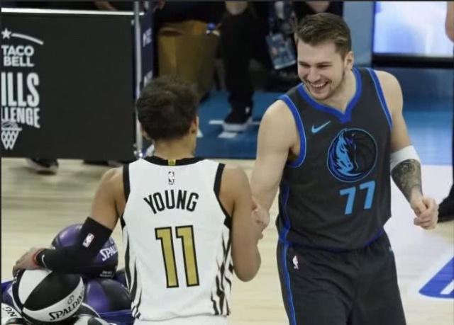 世体：内马尔一次支撑失误后接受处理，问题不大但引发了担忧（世体：内马尔支撑动作失误后接受处理，伤情轻微却引发忧虑）