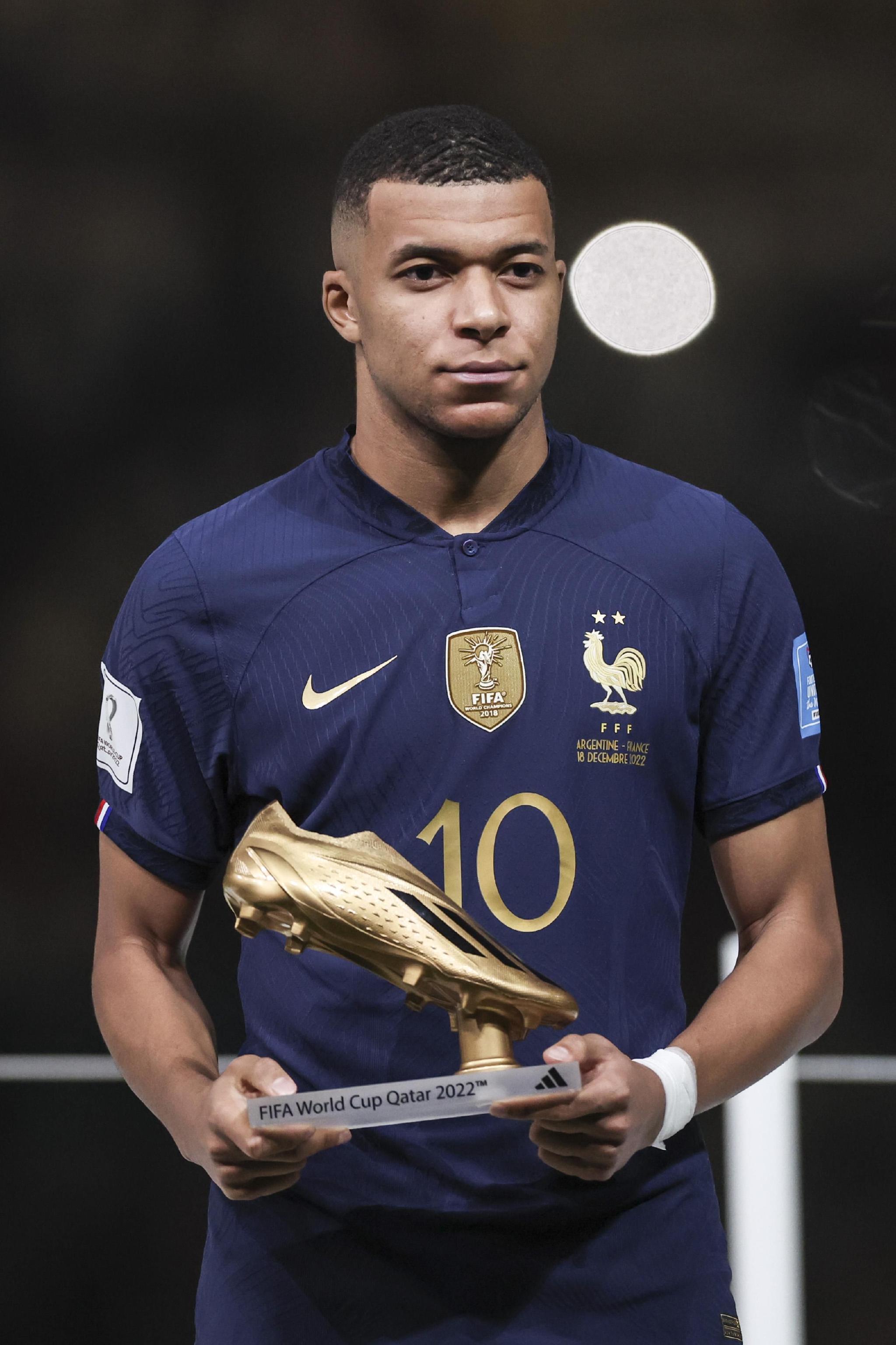 若昂-佩德罗选巴西五人队：大罗、内马尔、卡塞米罗在列（若昂-佩德罗评选巴西五人制阵容：罗纳尔多、内马尔、卡塞米罗入选）