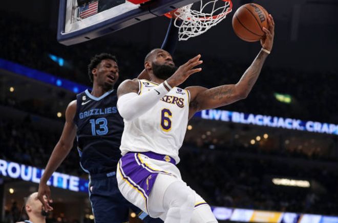 罗马诺：十多家俱乐部对梅努感兴趣；阿莫林不想看到阵容短缺（罗马诺：十余家俱乐部有意梅努；阿莫林不愿出现阵容短缺）