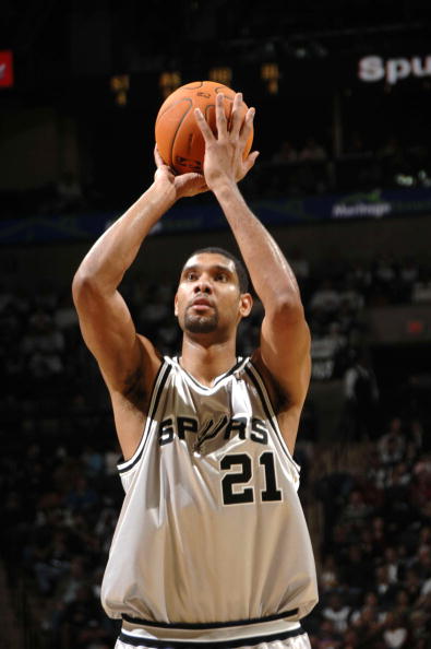 埃基蒂克成为西塞后首位为利物浦单场联赛打入2球的法国球员（埃基蒂克成西塞后首位在单场联赛为利物浦梅开二度的法国球员）